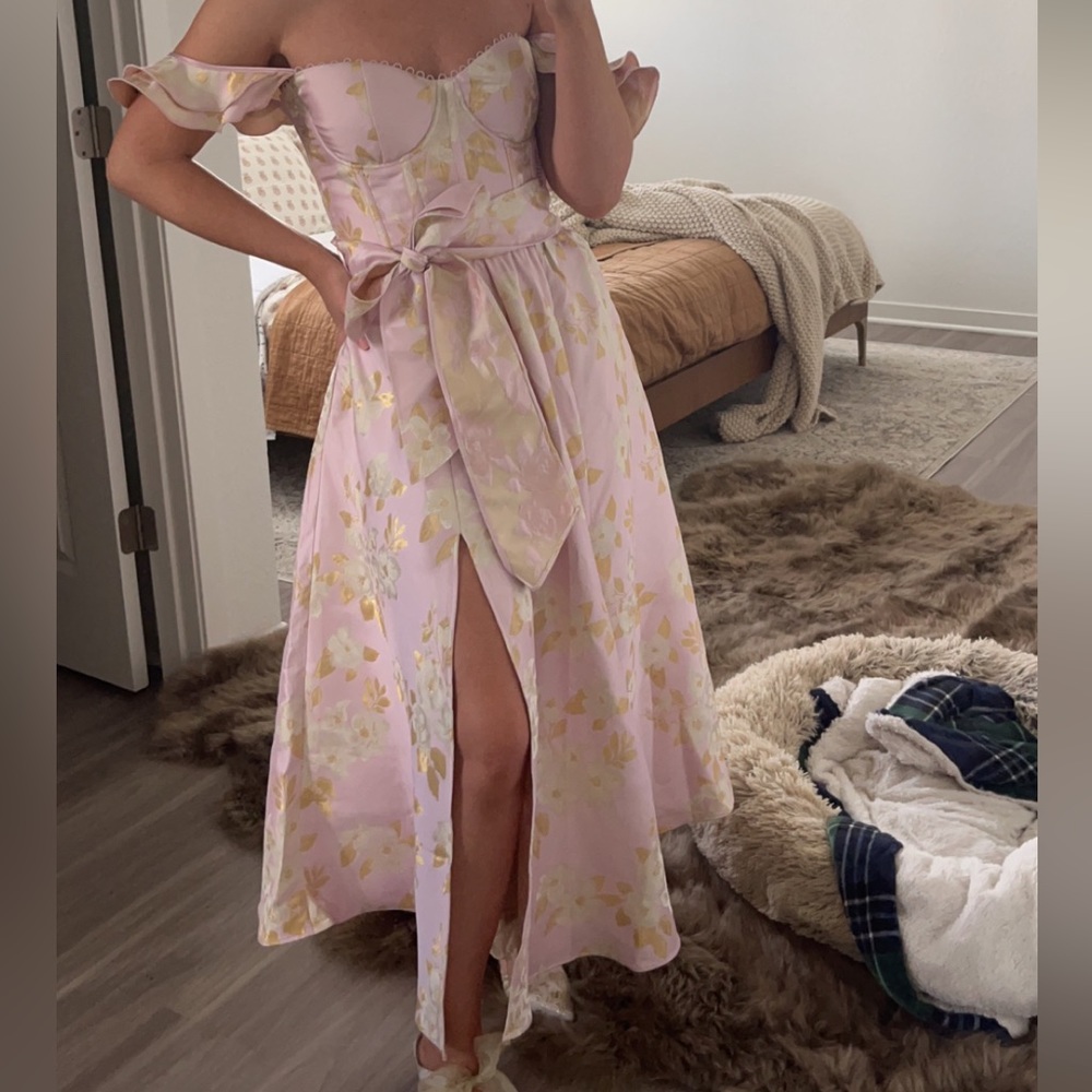 Chapman Vera Ruffle-Strap Corset Side-Slit Midi Dress in light lilac floral